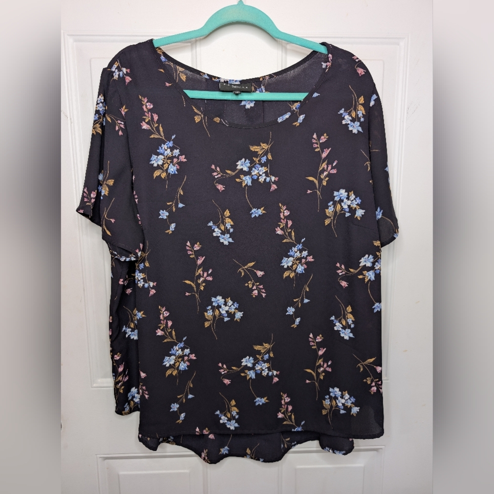 Premise Pink and Black Relaxed Blouse with Floral Scoop Neck